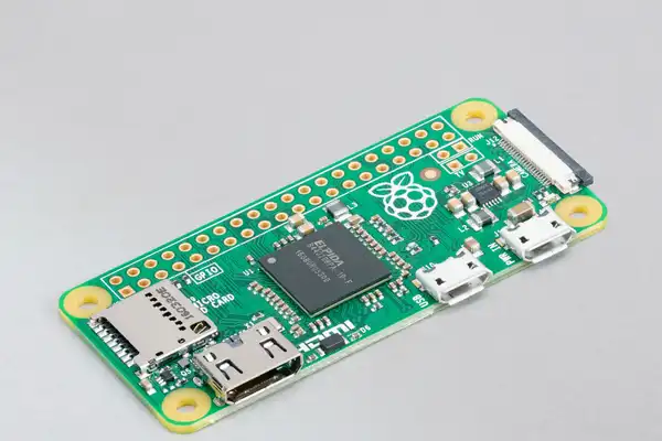 Raspberry Pi Zero used to run the battery monitor script on a schedule
